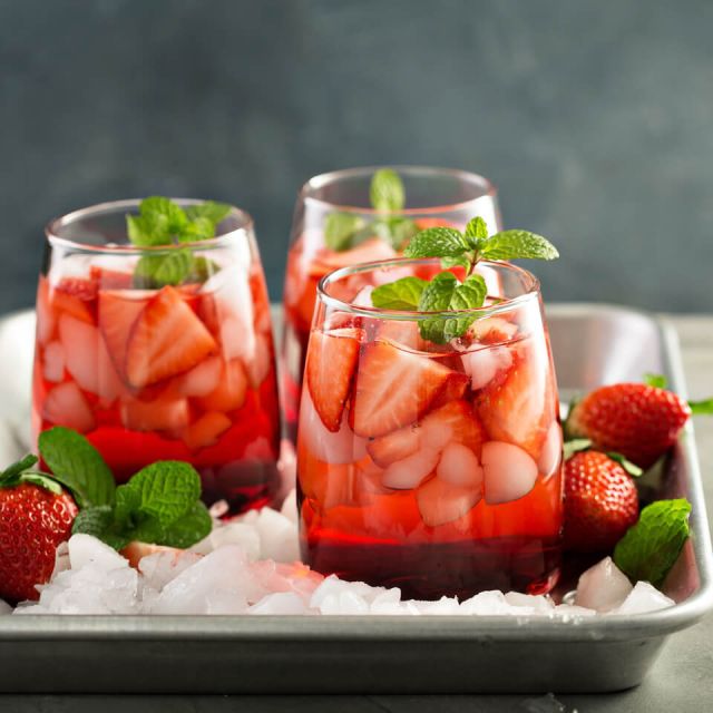 strawberry-ice-tea-or-cold-cocktail-2023-11-27-05-33-40-utc (1) (1)